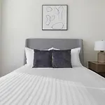 Landing Modern Apartment With Amazing Amenities