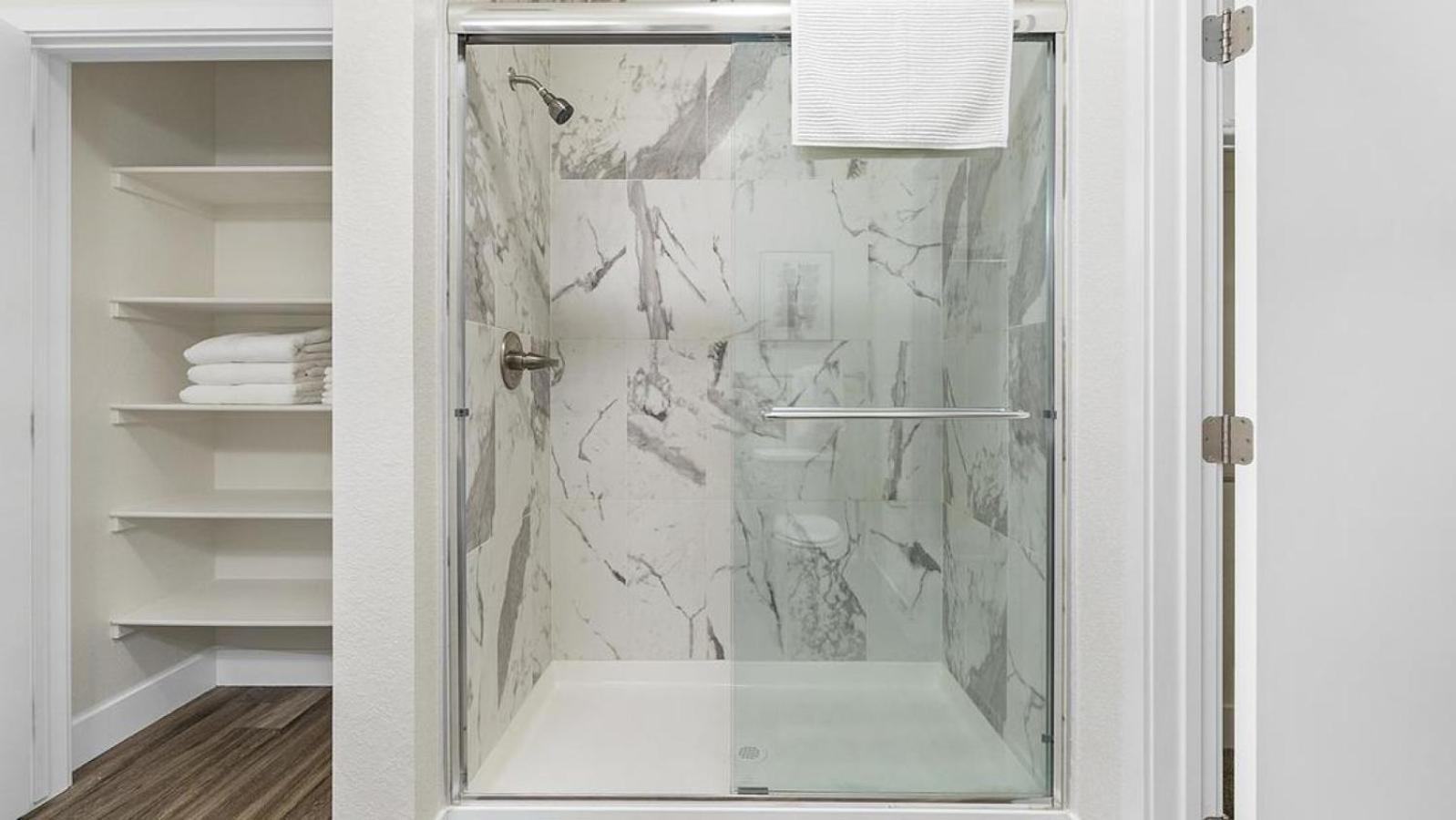 Landing Modern With Amazing Amenities * Denver
